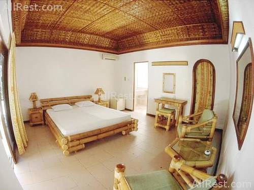 Angaga Island Resort 4